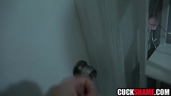 Cuckold husband invites guy from tider to fuck his wife