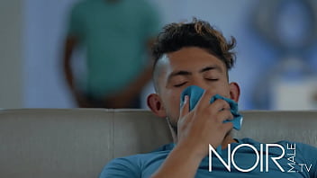 Mi Compañero De Piso Tiene La Polla Demasiado Grande Creo Que No Me Cabe En El Culo thumbnail