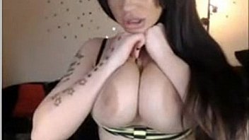 Huge tit camgirl fingers and fucks super wet pussy with big toy