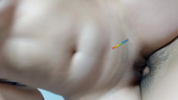 Mi cuñada culona acaba de llegar de argentina y esta muy caliente me la chupa y monta bien rico casero real