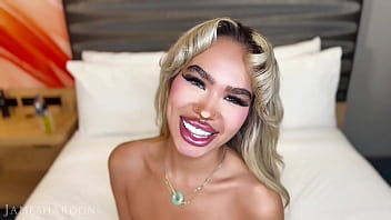 Hotel fuck with sexy luna luxe