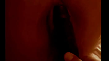 Hermosa mujer sensual me masturba la polla de forma sensual