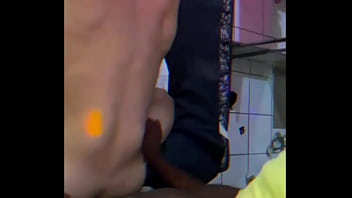 Dois Africanos Socando Muito Na Puta thumbnail