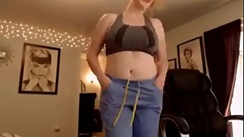 Sexy babe with big fat ass teasing on cam