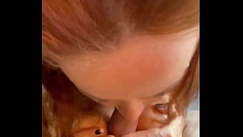 Não aguentei esperar ela terminar já fui botando o pau na boca e na xota dela pov completo no red