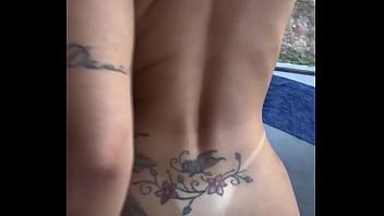 Não aguentei esperar ela terminar já fui botando o pau na boca e na xota dela pov completo no red