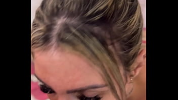 Puta safada me ofereceu um pix de 1000$ ou um boquete misterioso