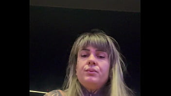 Mulher na academia toda suada que chega tem q tirar a camisa de tao molhada q ta escorria pelas perna a buceta toda melada eos maronbas não parava de olha pra sua buceta melada Mulher na academia toda suada que chega tem q tirar a camisa de tao molhada q ta escorria pelas perna a buceta toda melada eos maronbas não parava de olha pra sua buceta melada
