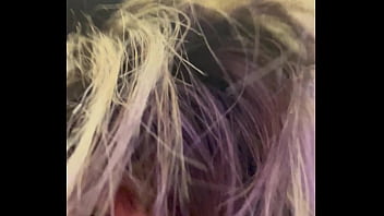 Mulher na academia toda suada que chega tem q tirar a camisa de tao molhada q ta escorria pelas perna a buceta toda melada eos maronbas não parava de olha pra sua buceta melada