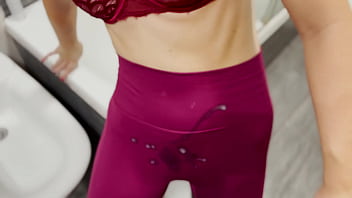 I cum over her leggings after gym & she gets wet in the shower to wash them peaky brownies