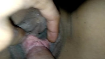 น้ำฉันแตกใส่รูแตดของเธอเป็นครั้งแรงจนแตดแฉะ