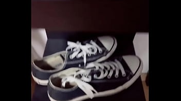 Good morning i know you love my nylon tights on of you‘ll see more of my sweaty soles ️#adidas #feet #fee