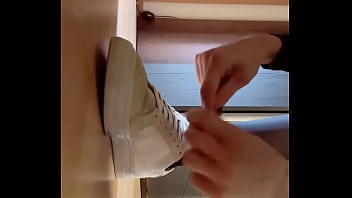 Good morning i know you love my nylon tights on of you‘ll see more of my sweaty soles ️#adidas #feet #fee