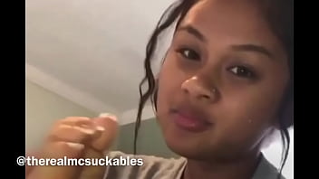 Girl feet bestfriends