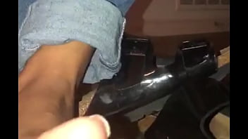 Girl feet bestfriends