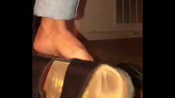 Girl feet bestfriends