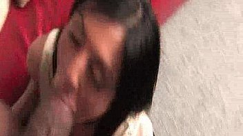 Moms oral fun with black