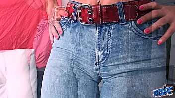 Cameltoe jeans perfect body latina ass tits pussy amazing