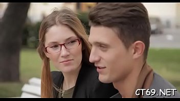 Mighty and skillful guy bangs wet gap of a seductive babe