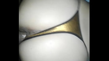 Estrenando la tanga nueva q le compre