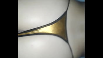 Estrenando la tanga nueva q le compre