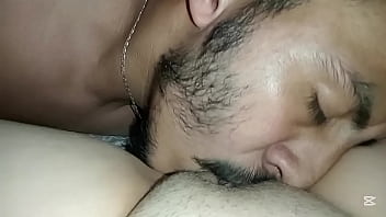 Culona tetona milf latina cuarentona vieja cachonda le gusta montar en la verga casero