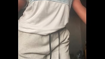 Envie de mettre une bite entre mes seins ce matin je m’ennuie