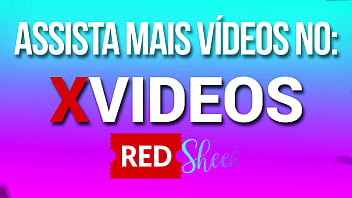 Um dos fetiches era ter o dedo chupado enquanto fodia a buceta e o outro era passar o bife no corpo nu espuleta e himeros mansion sheer red