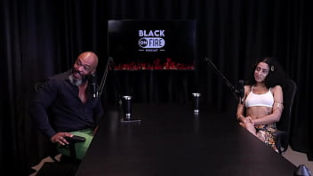 Safada most as tatuagens nos itos depois de falar que valoriza suas quenas conquistas gosta de enfiar o dedo no cu de tapas refere boquete bibi houni watch sheer red