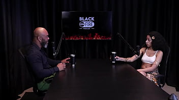 Safada most as tatuagens nos itos depois de falar que valoriza suas quenas conquistas gosta de enfiar o dedo no cu de tapas refere boquete bibi houni watch sheer red