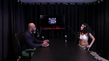 Safada Most As Tatuagens Nos Itos Depois De Falar Que Valoriza Suas Quenas Conquistas Gosta De Enfiar O Dedo No Cu De Tapas Refere Boquete Bibi Houni Watch Sheer Red thumbnail