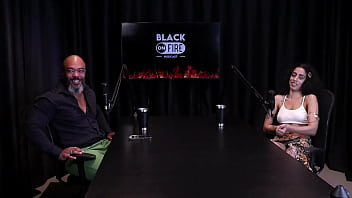 Safada most as tatuagens nos itos depois de falar que valoriza suas quenas conquistas gosta de enfiar o dedo no cu de tapas refere boquete bibi houni watch sheer red