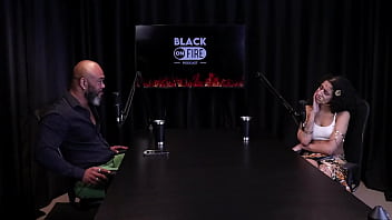 Safada most as tatuagens nos itos depois de falar que valoriza suas quenas conquistas gosta de enfiar o dedo no cu de tapas refere boquete bibi houni watch sheer red