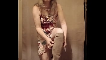 2024 09 18 esclave f strip tease sexy