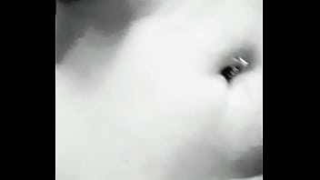 Je t'invite à venir me découvrir d'avantage si tu aimes que je sois coquine