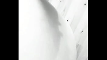 Je t'invite à venir me découvrir d'avantage si tu aimes que je sois coquine