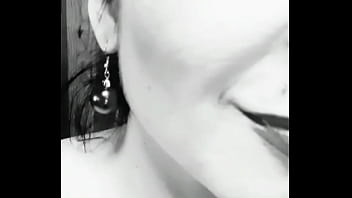 Je t'invite à venir me découvrir d'avantage si tu aimes que je sois coquine