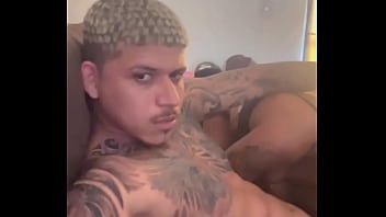 Fudendo com meu enteado e o amigo dele assistindo