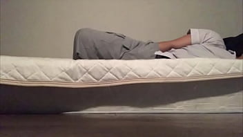 【ぱじゃまでオナニー】いつも電気消して1人の時間になったらおもちゃ取りだしてクリトリスに電マあてて、、