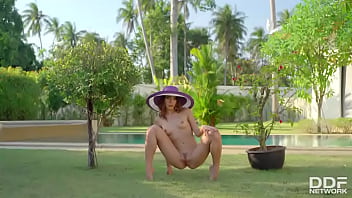 Hats off to the solo seduction production