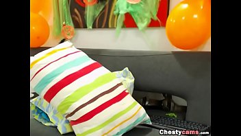 Latina wiht a huge ass and nice tits