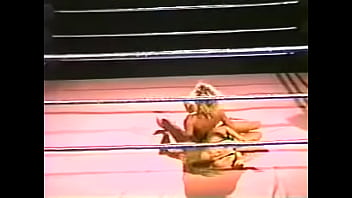 Bikini wrestling catfight