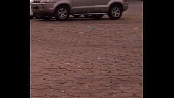 Morena gostosa de short socado