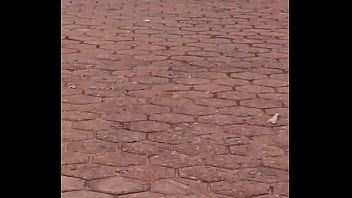 Morena gostosa de short socado