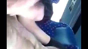 Me Masturbando Gostoso No ônibus thumbnail