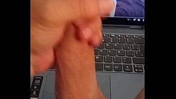 Masturbandome viendo mis videos fallando hasta correrme