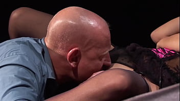 After squeezing her fleshy butt cheeks he gives her a good fuck and pounds her pussy into