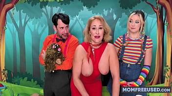 Play show hosts start fucking backstage and mid show