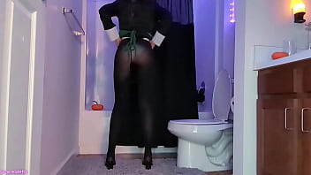 Starbucks witch sage eldritch in pantyhose peeing voyeur