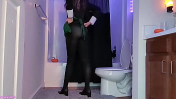 Starbucks witch sage eldritch in pantyhose peeing voyeur